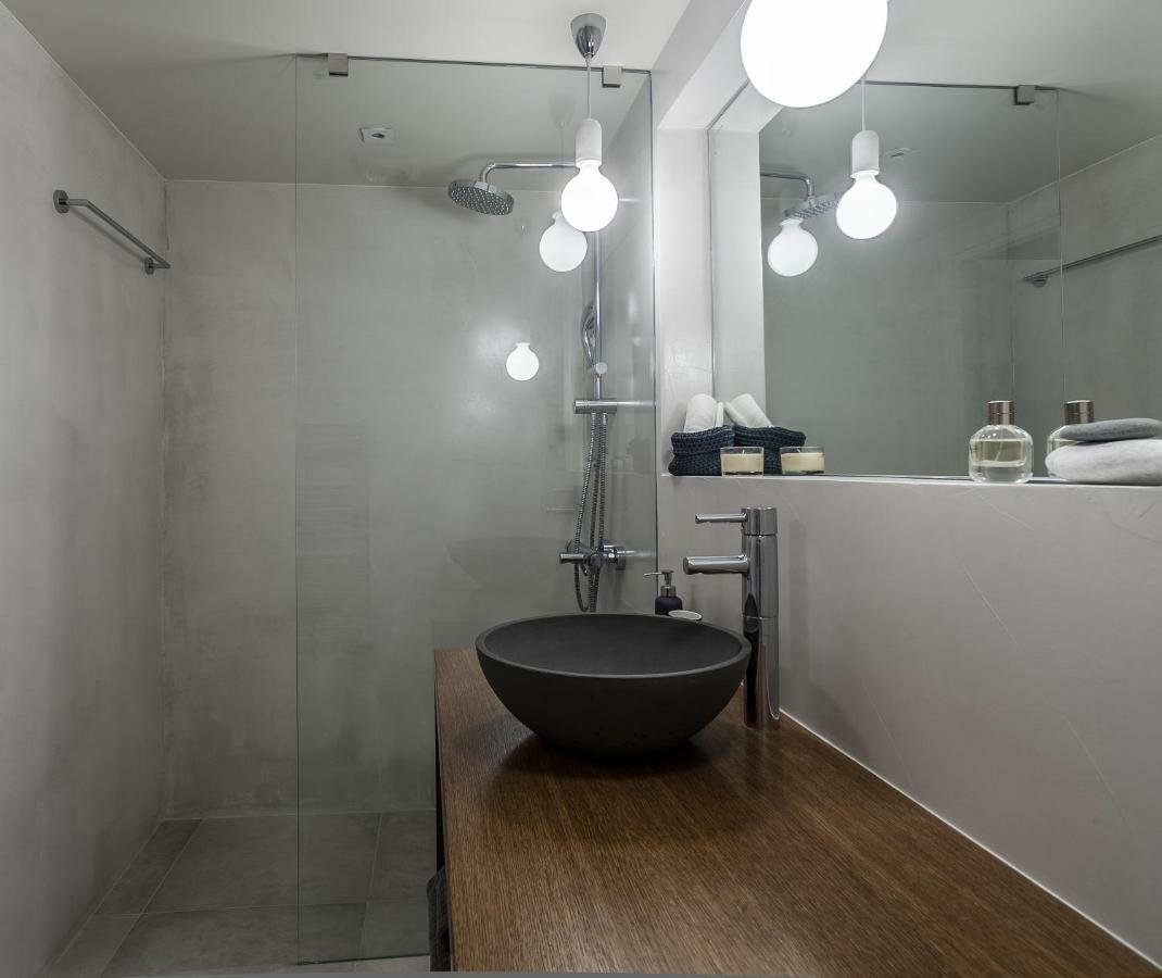 Unique Semi-Basement Stay At The Foot Of The Acropolis Athen Eksteriør bilde