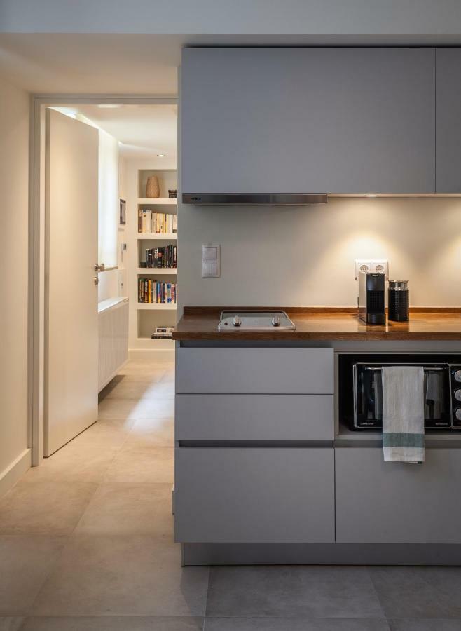 Unique Semi-Basement Stay At The Foot Of The Acropolis Athen Eksteriør bilde