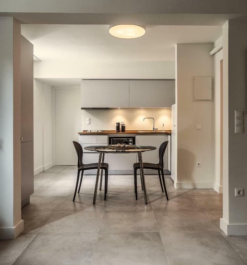 Unique Semi-Basement Stay At The Foot Of The Acropolis Athen Eksteriør bilde