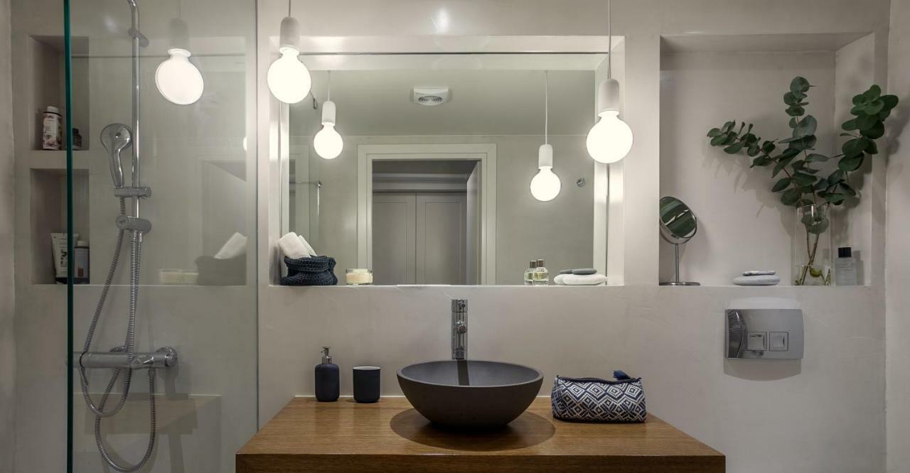 Unique Semi-Basement Stay At The Foot Of The Acropolis Athen Eksteriør bilde