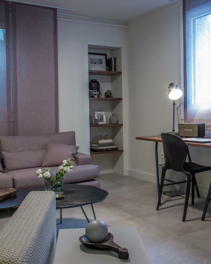 Unique Semi-Basement Stay At The Foot Of The Acropolis Athen Eksteriør bilde