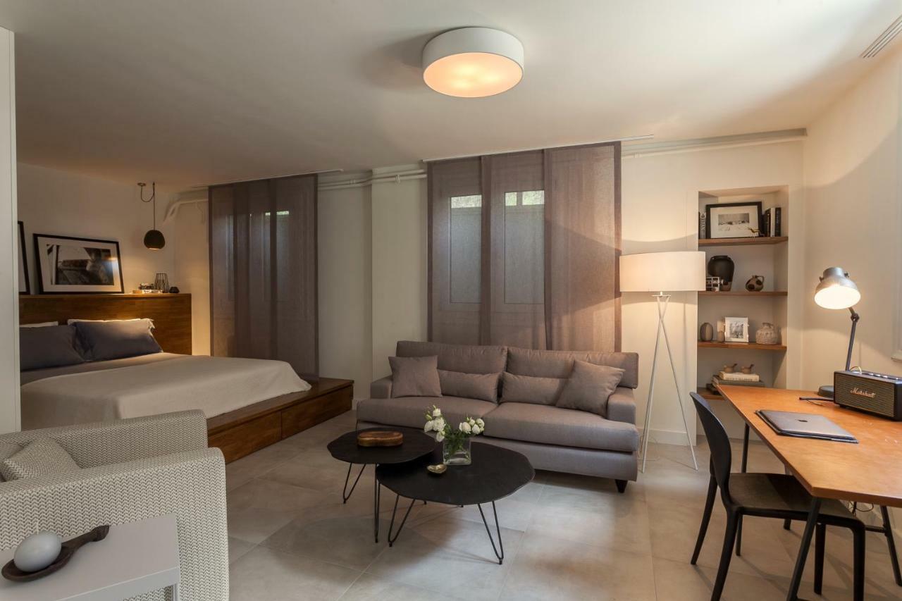 Unique Semi-Basement Stay At The Foot Of The Acropolis Athen Eksteriør bilde
